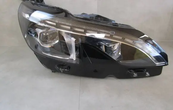 Peugeot 3008 II Headlight/headlamp 9826572680 89911449