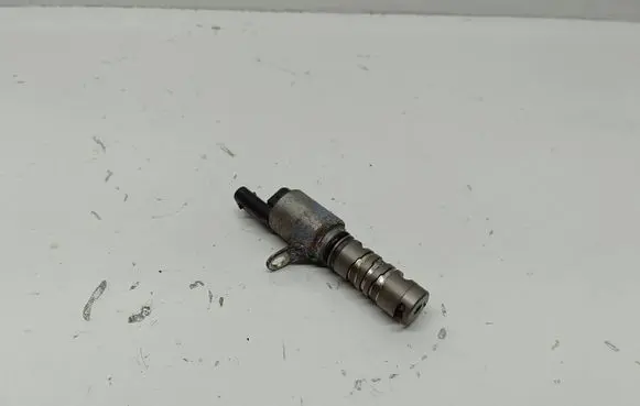 Volkswagen PASSAT B7 Camshaft vanos timing valve 04E906455D