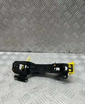 Rear door exterior handle/bracket