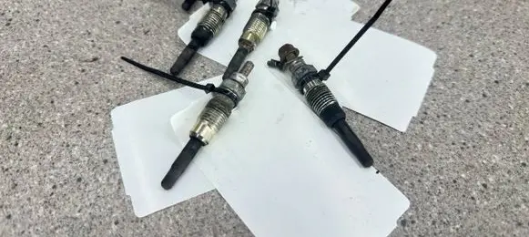 BMW 3 E30 Glow plug 9061354
