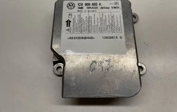 Skoda Fabia Mk1 (6Y) Airbag control unit/module 1C0909605 1C0909605K