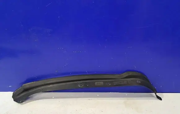 Volvo XC60 Front door rubber seal 30762359