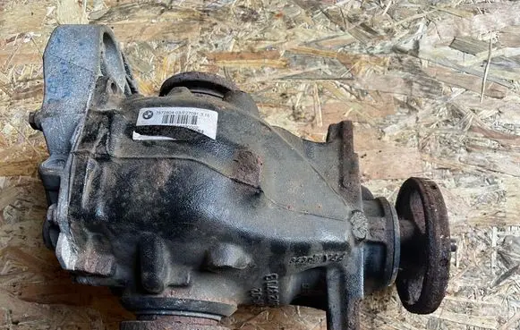 BMW 3 E90 E91 Rear differential 7572804