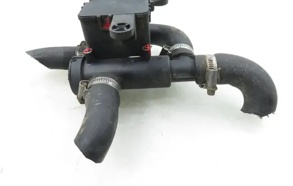 Mercedes-Benz Vito Viano W639 Coolant heater control valve 0028308584