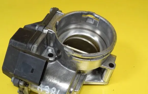 Audi A3 S3 8L Throttle body valve 03G128063G A2C53249824