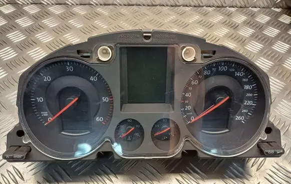 Volkswagen PASSAT B6 Speedometer (instrument cluster) 3C0920871