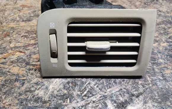 Nissan X-Trail T31 Dashboard side air vent grill/cover trim 68761JG00B 19680A75010 68761JG40A