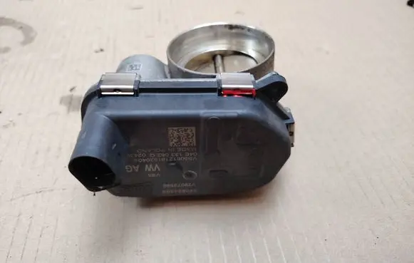 Volkswagen Golf VII Throttle valve 04E133062Q