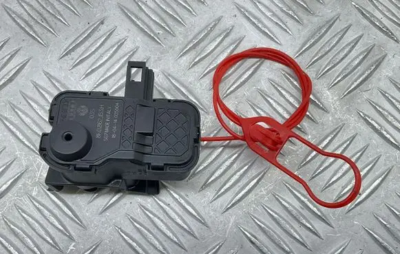 Audi A4 S4 B8 8K Fuel tank cap lock 8K0862153H