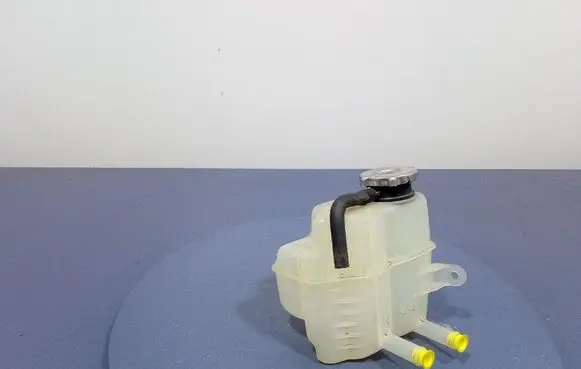 Coolant expansion tank/reservoir