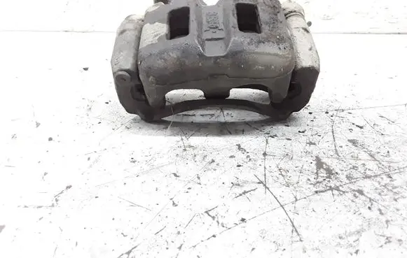 Mitsubishi Pajero Front brake caliper