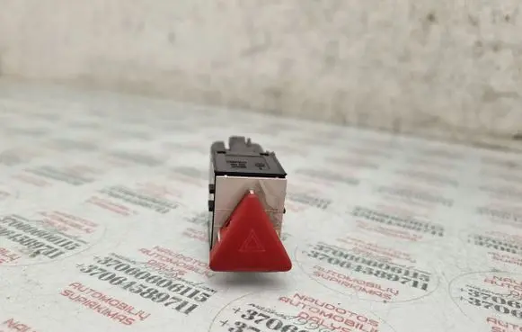 Volkswagen PASSAT B6 Hazard light switch 3C0953509