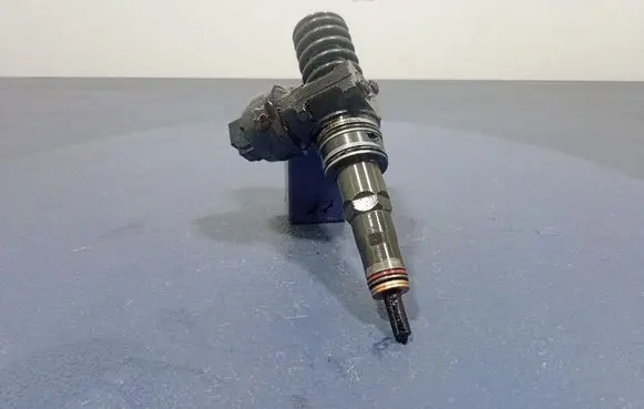 Audi A4 S4 B6 8E 8H Fuel injector 038130073BH