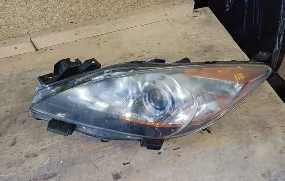 Mazda 3 II Headlight/headlamp 121212