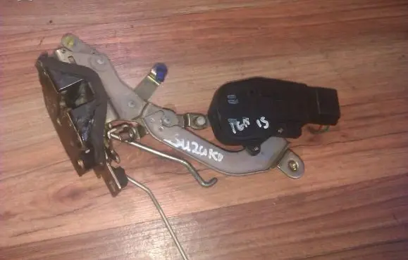 Suzuki Ignis Front door lock