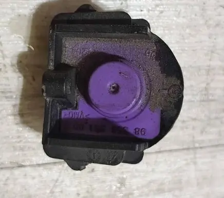 Opel Corsa F Radiator mount bracket 9835858180