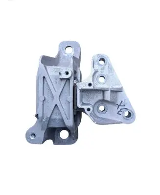 Engine mount vacuum valve
