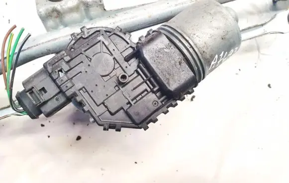 Skoda Superb B5 (3U) Wiper motor 0390241528 3b1955113