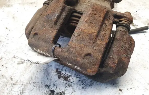 Mercedes-Benz C W203 Front brake caliper