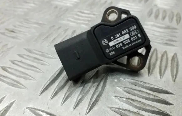 Volkswagen Golf VI Air pressure sensor 038906051B 0281002399