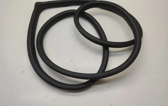 KIA Stonic Rear door rubber seal (on body) 
