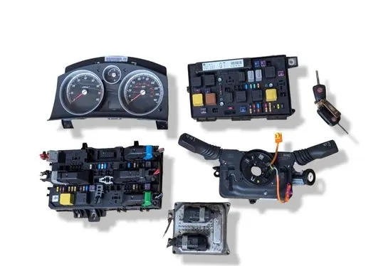Opel Astra H Engine ECU kit and lock set 5WK9395 12992406