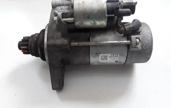 Volkswagen Golf VII Starter motor 02Z911024B