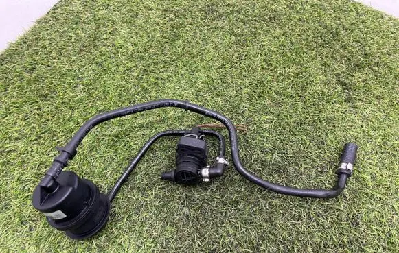 Mercedes-Benz S W221 Turbo solenoid valve A0004705593