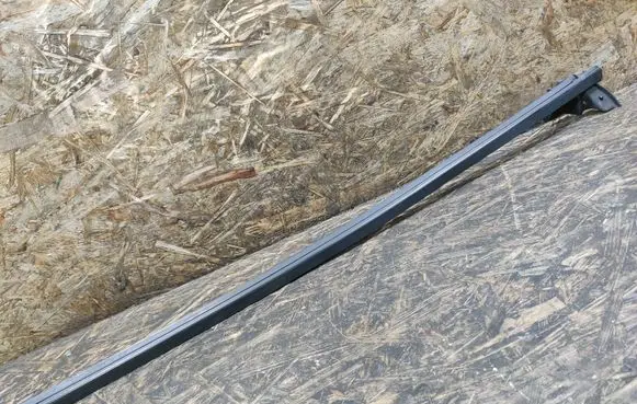 Maserati GranSport Front door glass trim molding 387700323