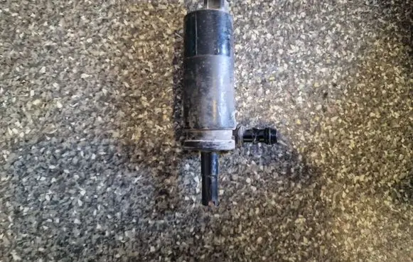 Audi A6 S6 C6 4F Headlight washer pump 