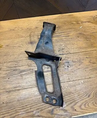 Volvo XC60 Radiator support slam panel bracket 