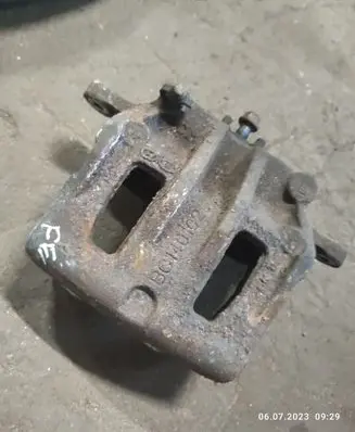 Hyundai Santa Fe Front brake caliper