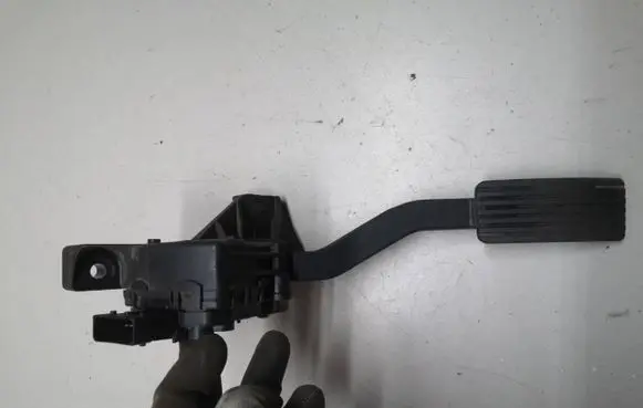 Mitsubishi Colt Accelerator throttle pedal A4543000104 MR955216 6PV00886602