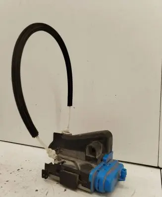 Audi A4 S4 B5 8D Rear door lock 4D0185A