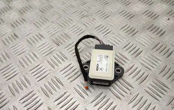 Mercedes-Benz E W212 ESP acceleration yaw rate sensor A0055422618 0265005735