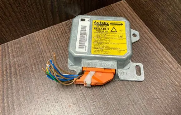 Renault Laguna I Airbag control unit/module 7700414216D 550449100