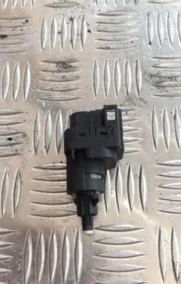 Volkswagen Touran I Brake pedal sensor switch 6q0945511