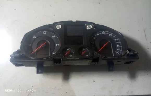Volkswagen PASSAT B6 Speedometer (instrument cluster) 3C0920860N V0002000