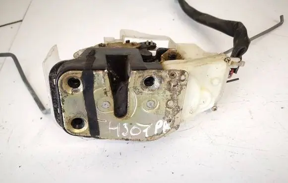 KIA Rio Front door lock