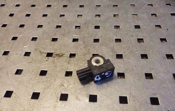 KIA Sorento Airbag deployment crash/impact sensor 959302P000