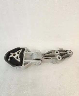 Engine mount bracket