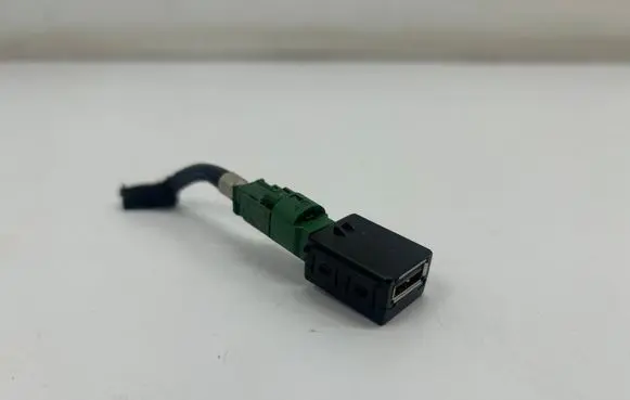 Audi Q5 SQ5 USB socket connector 5Q0035726