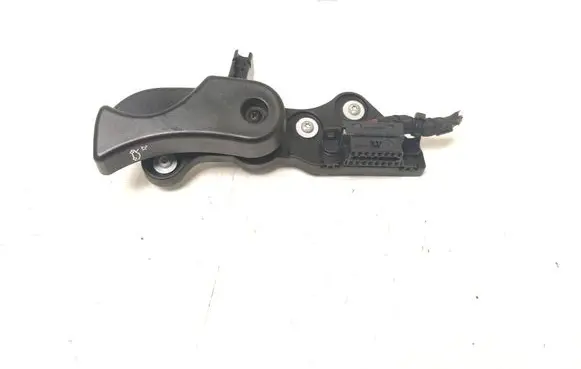 BMW 2 F45 Engine bonnet (hood) release handle 104673A0