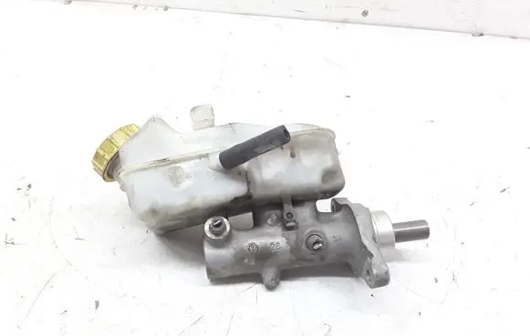 Master brake cylinder