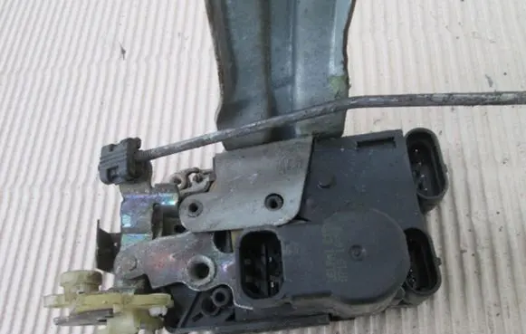 Fiat Marea Front door lock