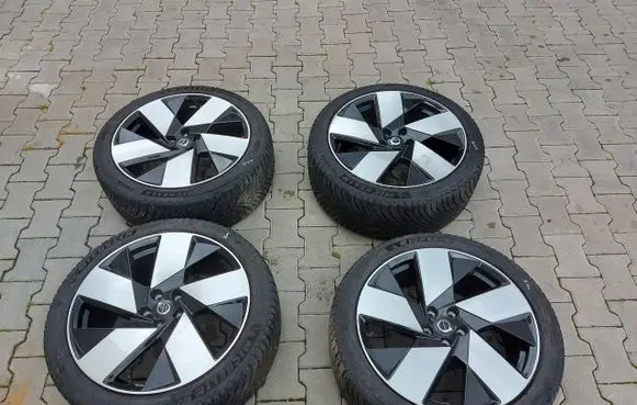 Volvo XC40 Side bottom protection 32143629JLK01