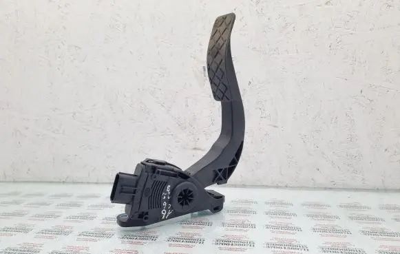 Audi A6 S6 C6 4F Accelerator throttle pedal 8K1721523