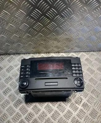 Mercedes-Benz A W169 Radio/CD/DVD/GPS head unit 1698700689 A1698700689