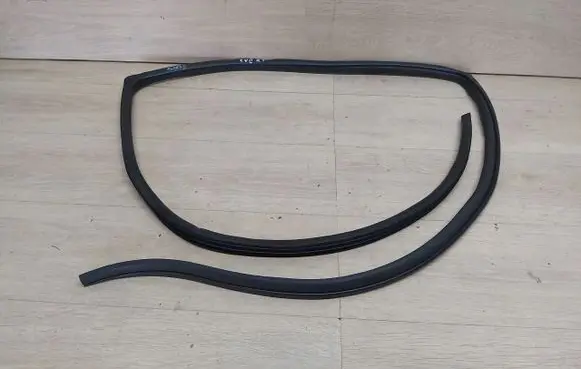 Toyota Corolla Verso E121 Rubber seal sliding door (on door) CVIIUSZCZELKART