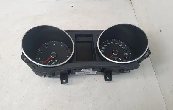 Volkswagen Golf VI Speedometer (instrument cluster) 5K0920871